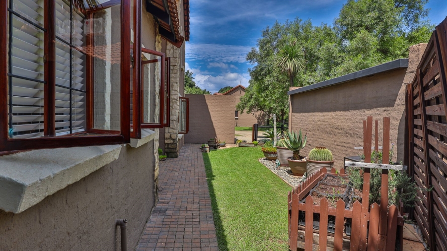 To Let 3 Bedroom Property for Rent in The Coves North West